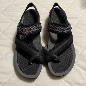 Women’s Baretraps sandals